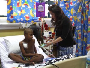 Dato’ Kamisah Helps Family of a Child Patient