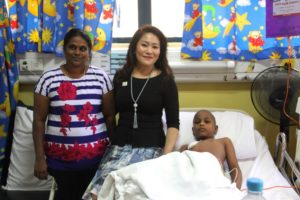 Dato’ Kamisah Helps Family of a Child Patient